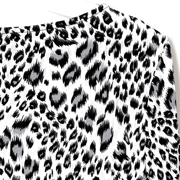 Carmen Marc Valvo size S animal print top - Picture 12 of 13